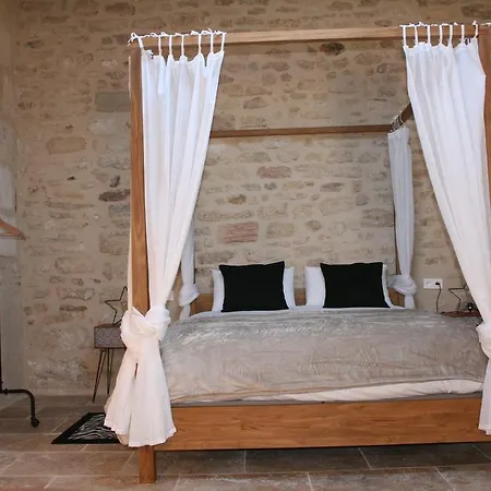 Guesthouse De Cambis B&B Remoulins Exterior photo