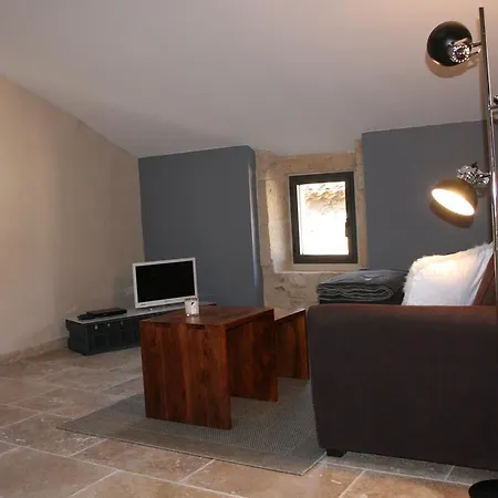 Guesthouse De Cambis B&B Remoulins Exterior photo